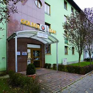 Perlach Allee By Blattl Germany